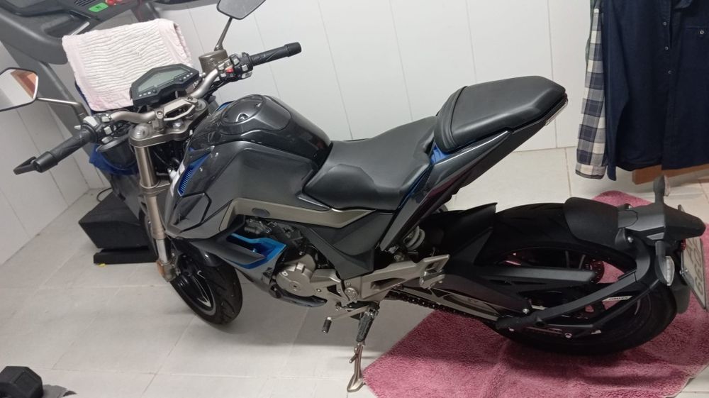 Vendo mota em excelente estado