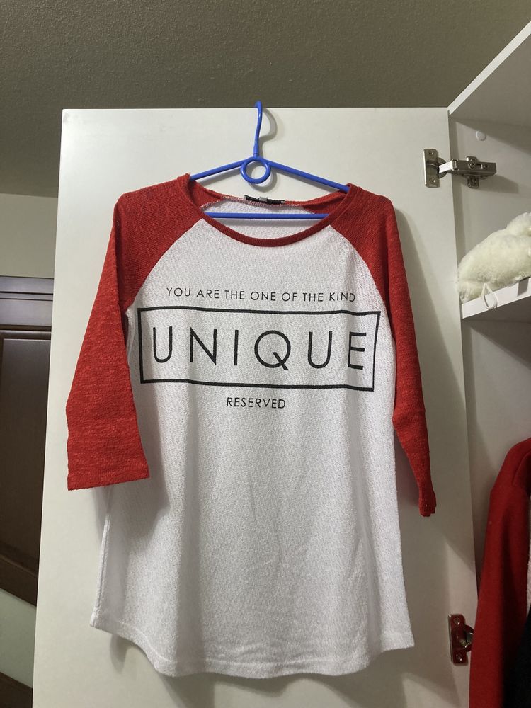 Sweterek, biało czerwony, rozmiar M, Reserved