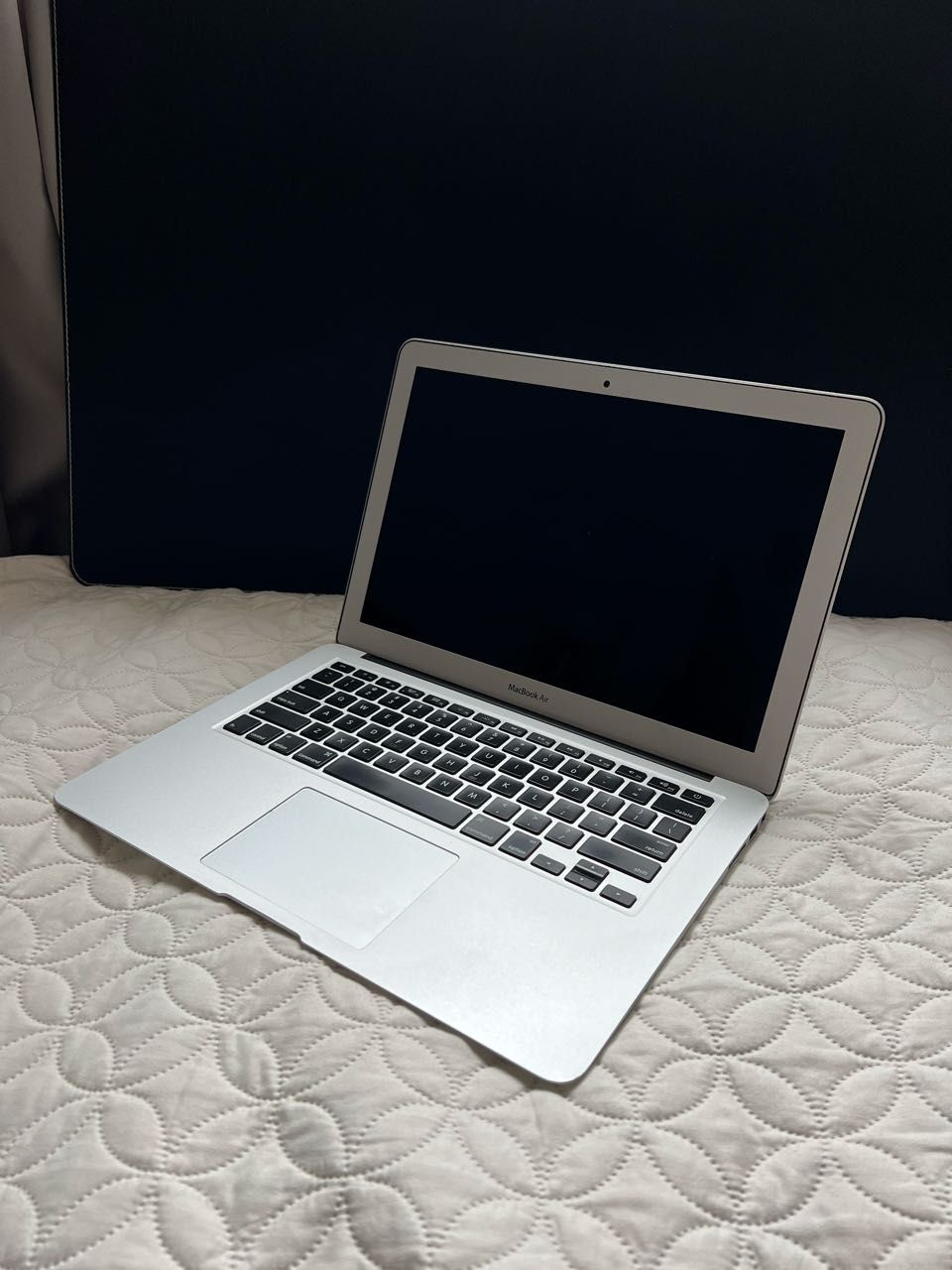 MacBook Air A1466 13,3 Intel Core i7 8 GB / 128 GB