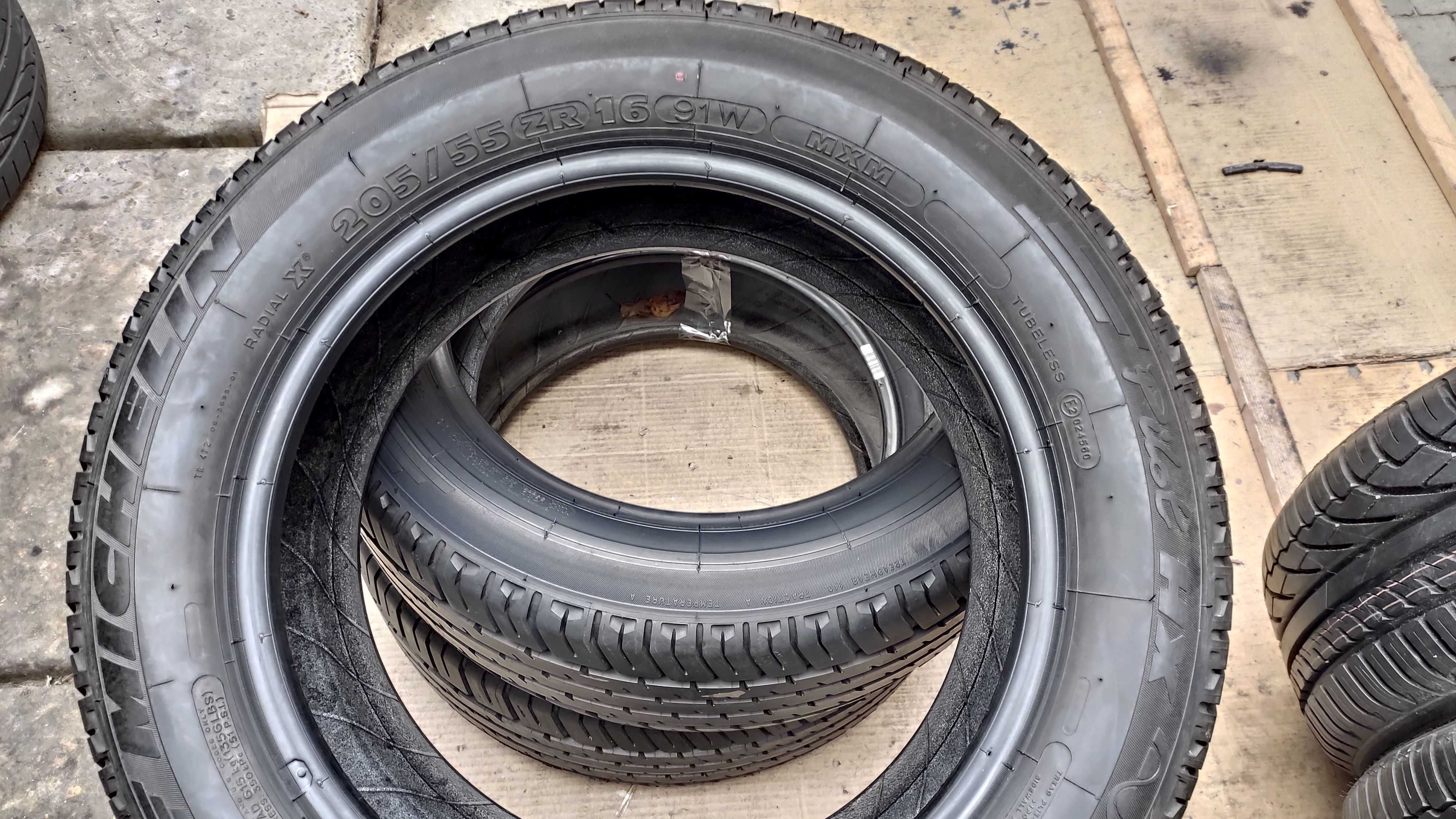 шина 205/55R16 Michelin Pilot HX . 99%.