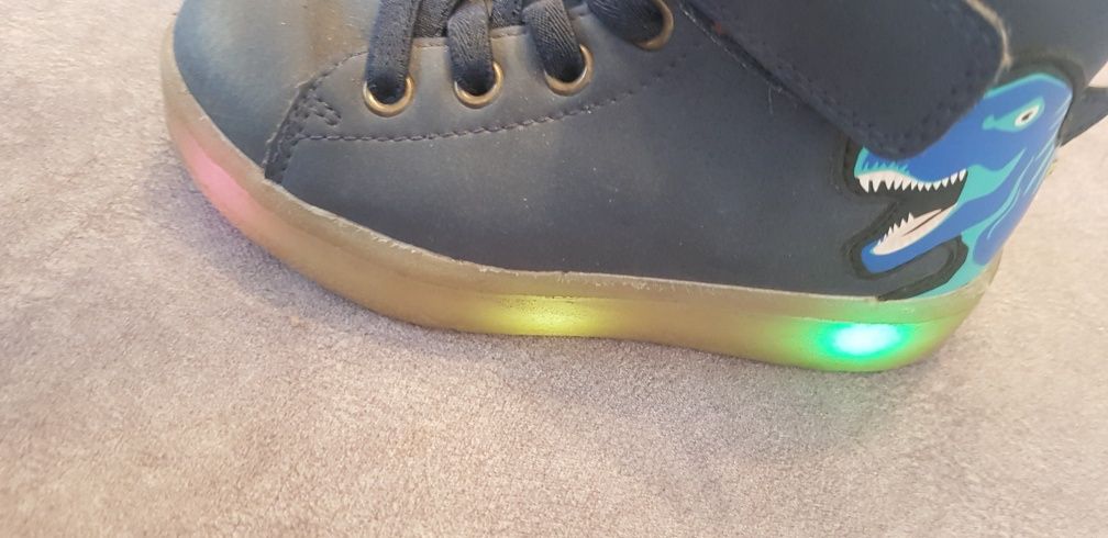 Buty ocieplane zima  H&M świecące Led migoczące  24
Dinozaury