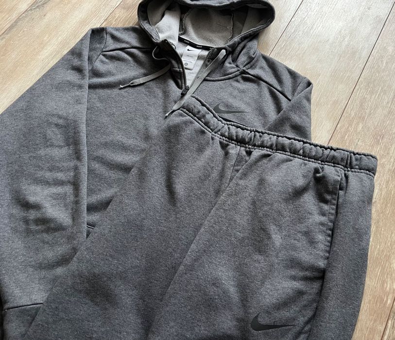 Чоловічий спортивний костюм Nike