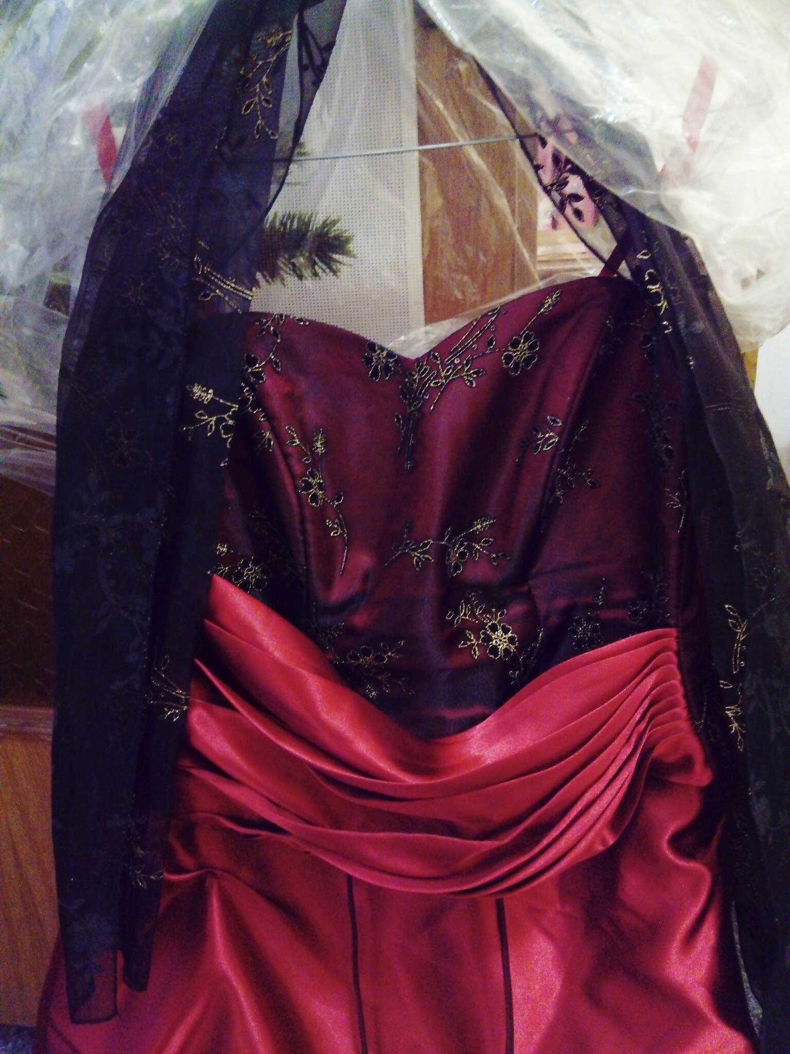 Bordowa suknia na Studniówkę 3 części- gorset i dół + szal