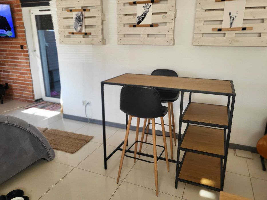 Wyspa kuchenna z krzesłami, hokery skórzane,stół kuchenny