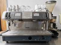 Máquina de café e moinho