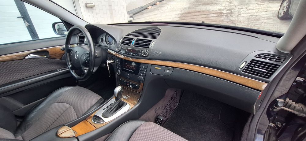 Mercedes-Benz E220 cdi