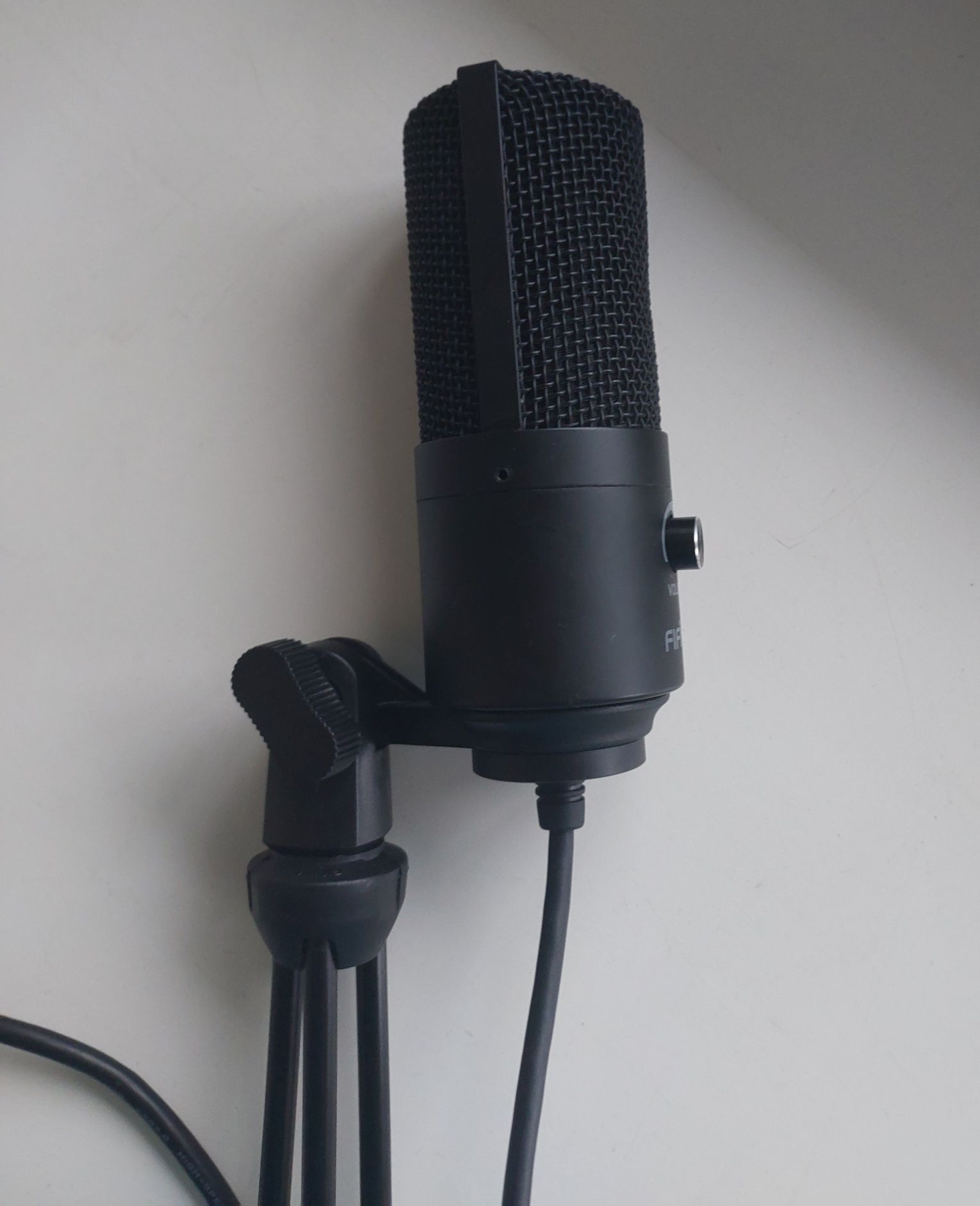 Продам мікрофон FIFINE K669