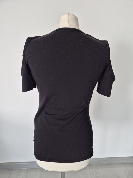 Czarna bluzka z wyciętymi ramionami koszulka T-shirt wycięte ramiona M