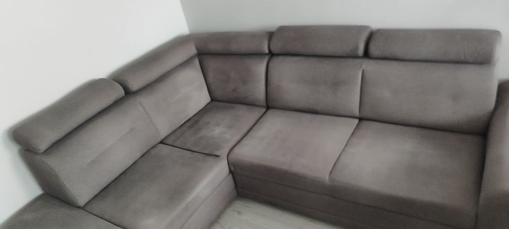 Narożnik Apollo z pojemnikiem i funkcją spania .