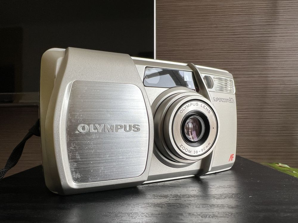 Плівковий фотоапарат Olympus Superzoom 80s