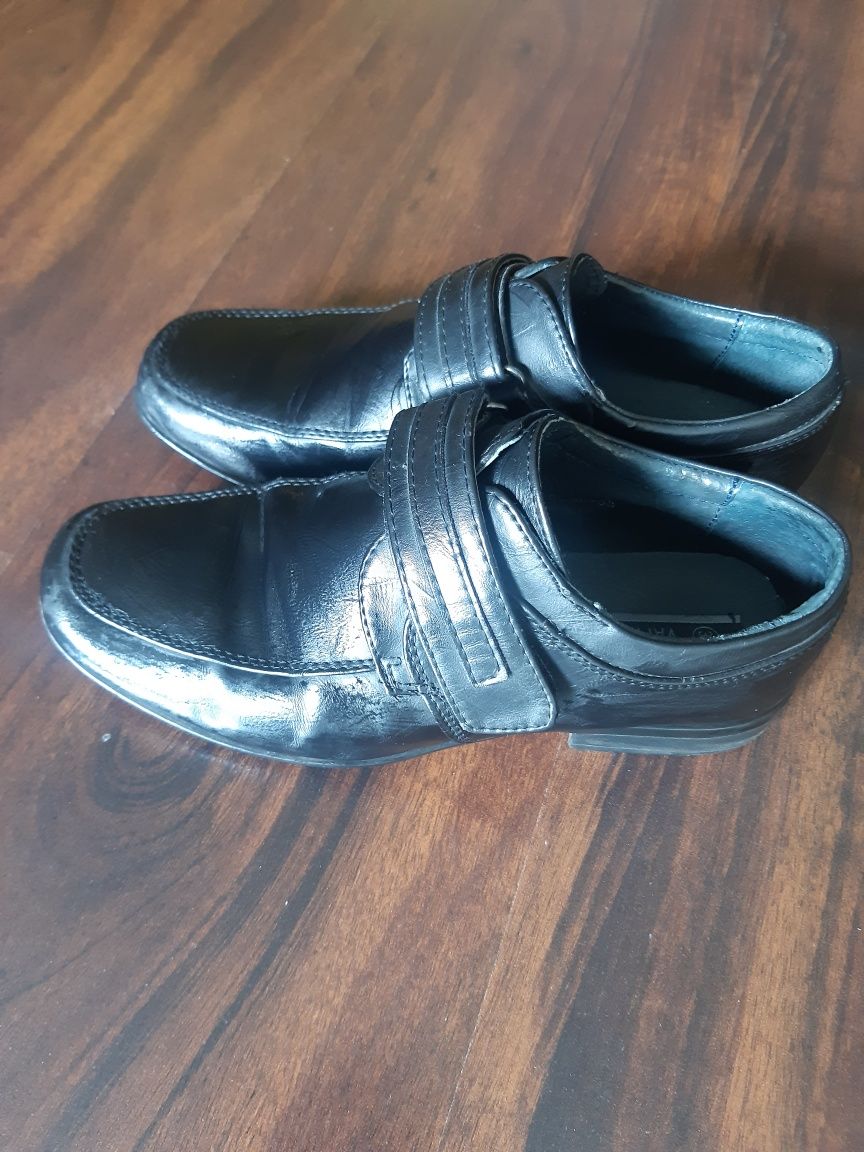 Eleganckie buty chłopięce rozmiar 33 ( wkładka 22 cm)
