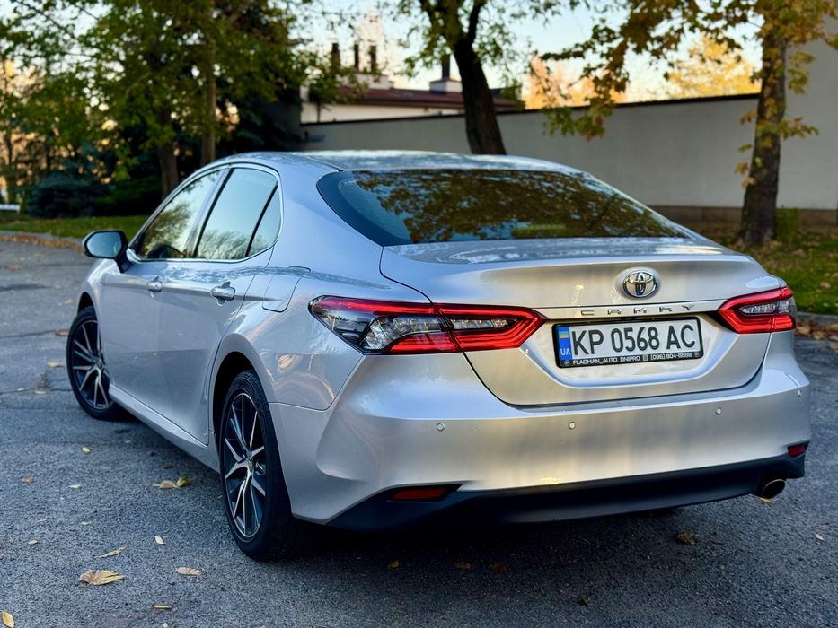 Продам офіційну максимальну рестайлінгову Toyota Camry Premium 2021