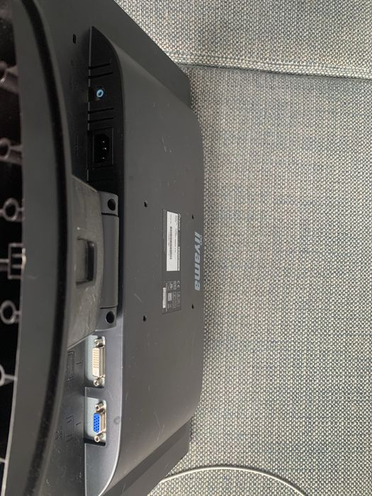 Sprawny niezawodny monitor za synboliczna stowke