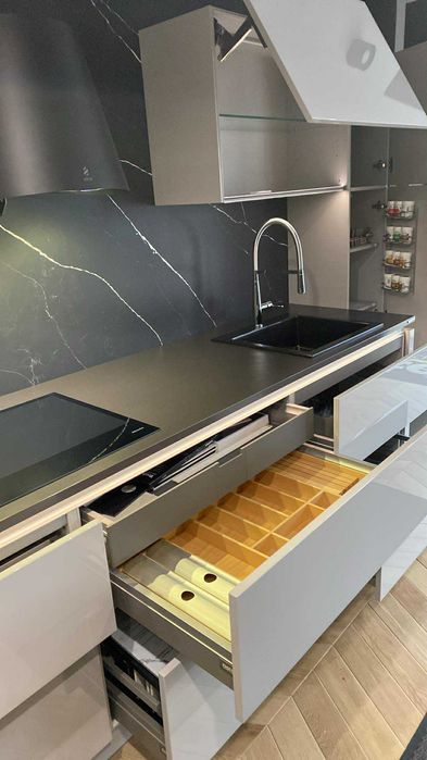 Kuchnie niemieckie Nolte – wyprzedaż ekspozycji – model NOVA LACK