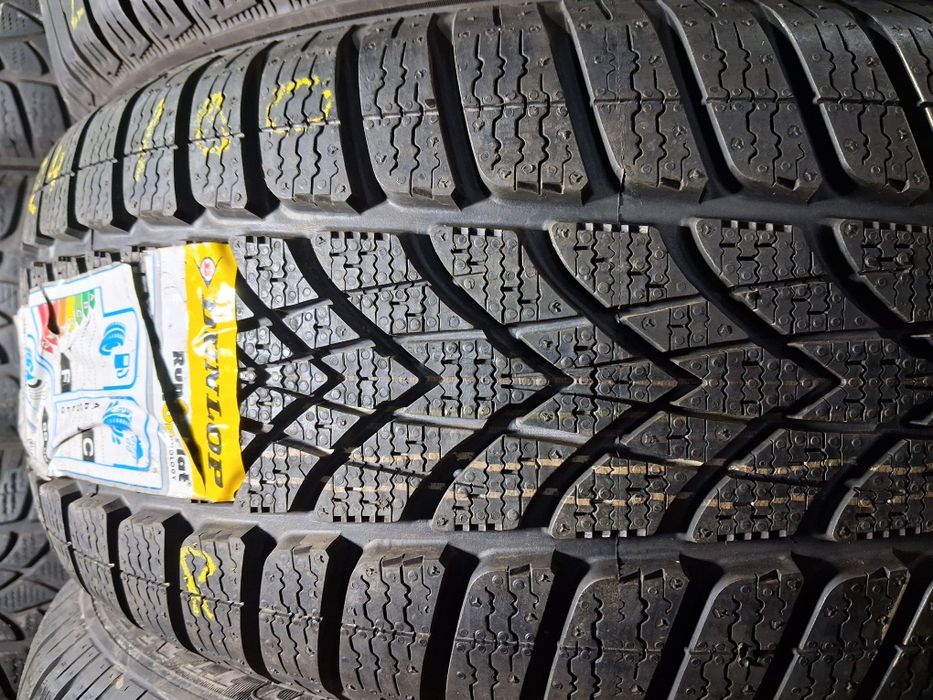 Шини 225/50 17 Dunlop SP Winter Sport 4D RUNFLAT  Комплекти Зима