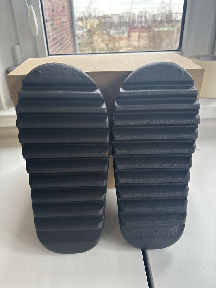Yeezy slide onyx