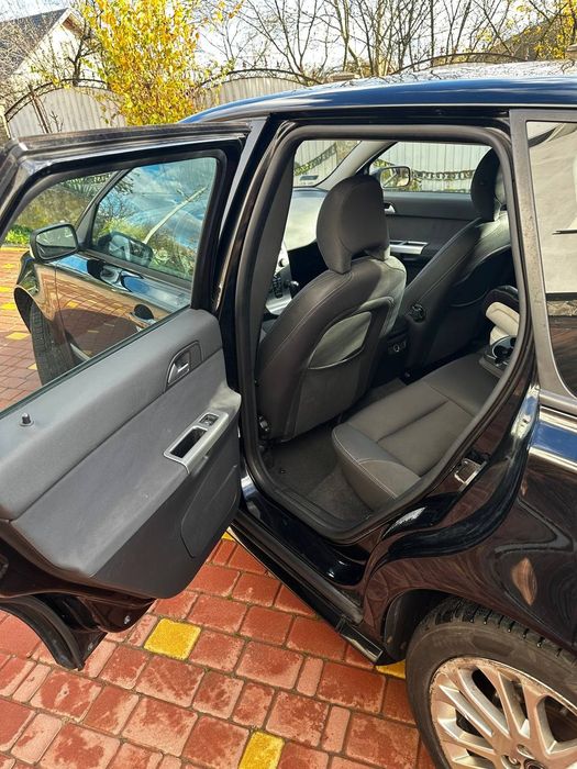 volvo v50 2004 року