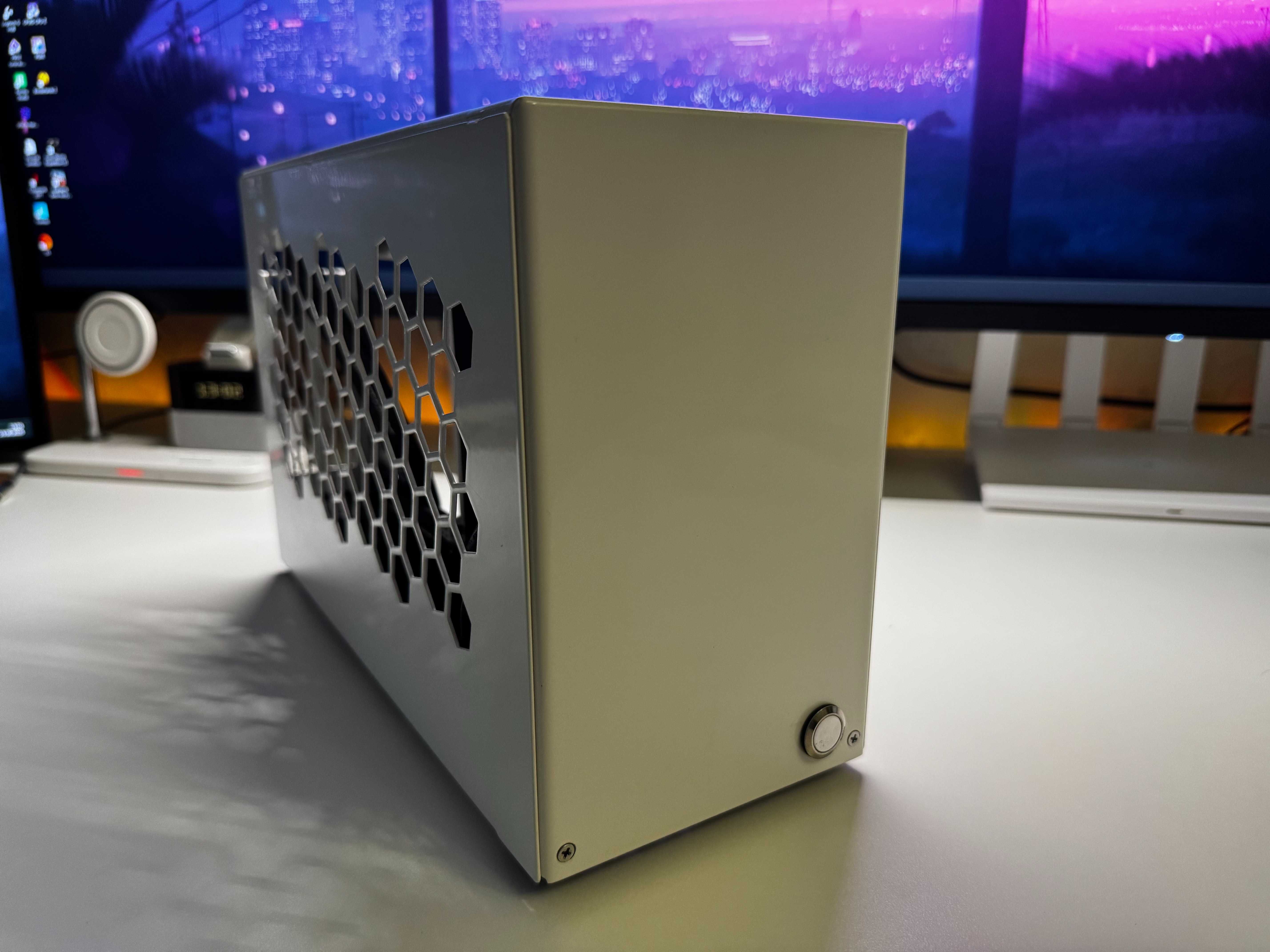 Корпус Custom Mod SX2 (7.5L, Mini-ITX) + PCIe 3.0 Riser