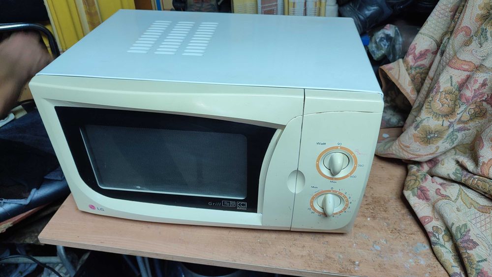 Микроволновая печь LG 392AA