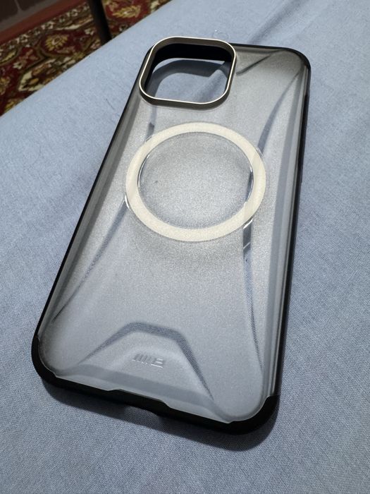 Оригінальні чохли на iPhone 15 Pro Max з MagSafe