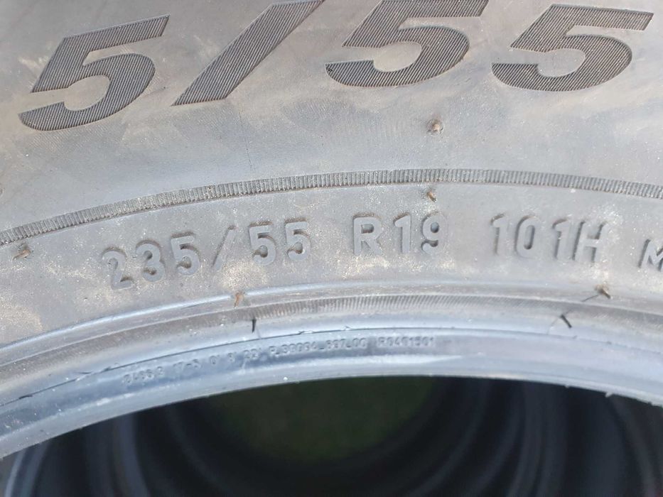 A21# Opony uzywane zimowe 235/55/19" Pirelli