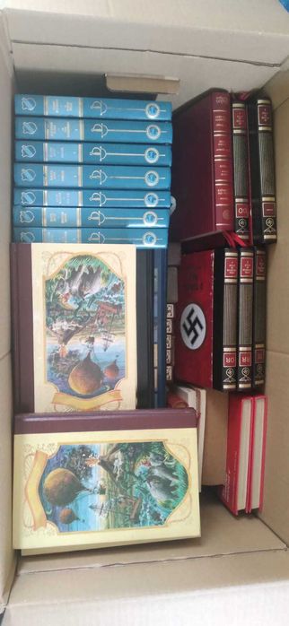Vendo vários livros (cerca de 40 ).