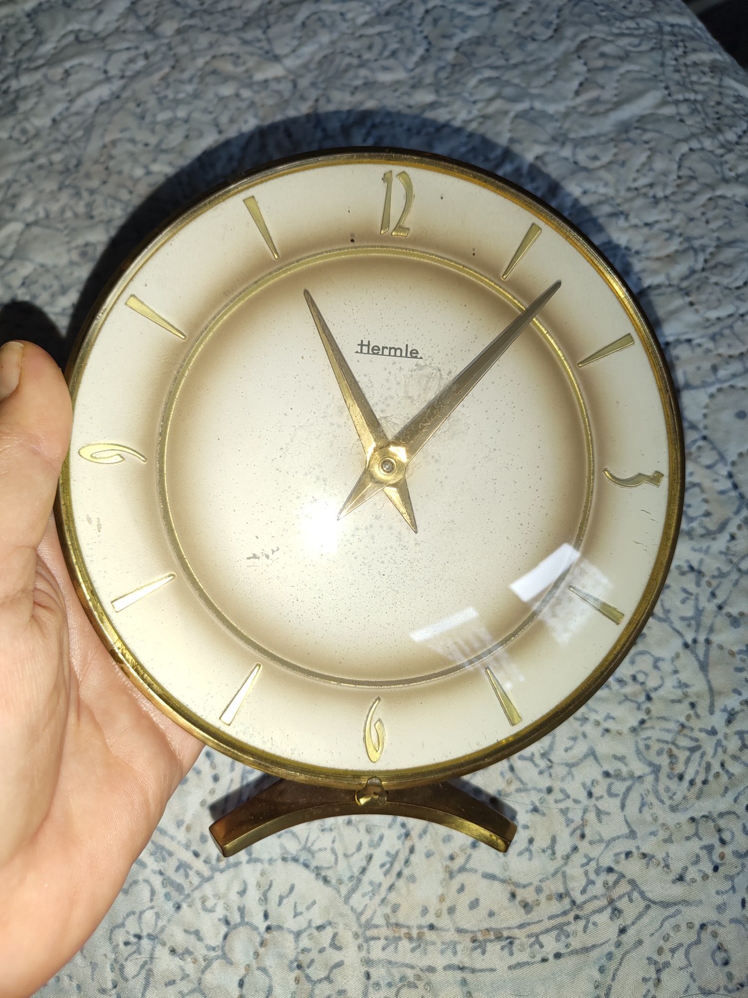 Zegar stołowy Hermle, zegar nakrecany z mosiądzu kwarcowego