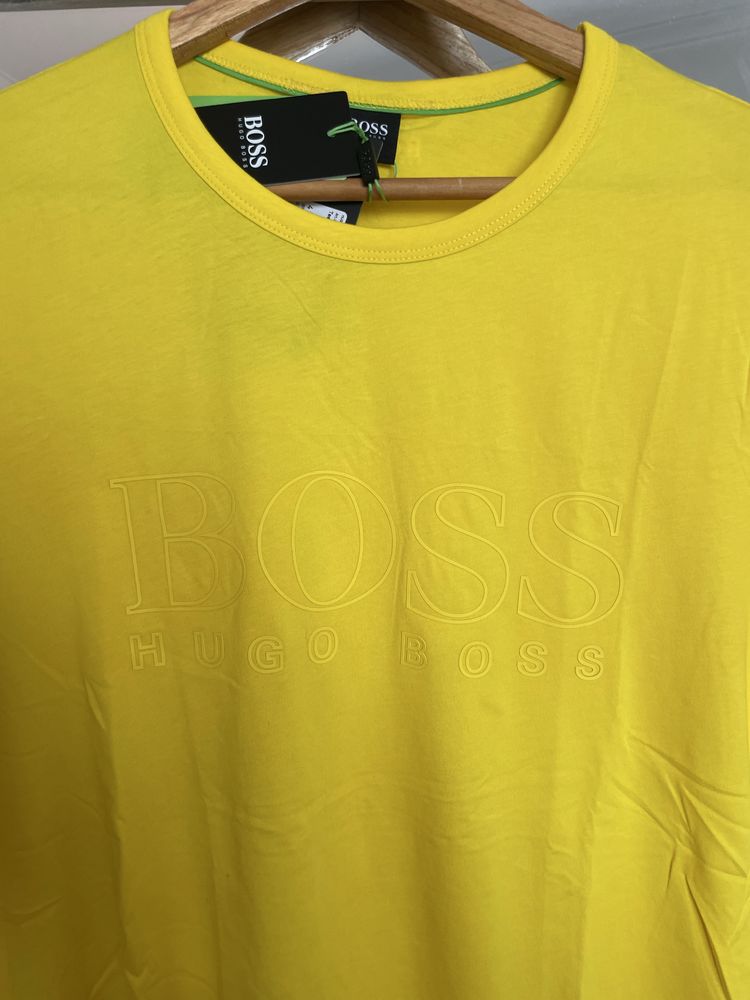 T-shirt amarela Boss