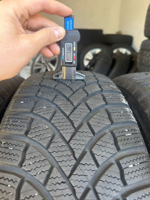 Шини зима BRIDGESTONE 255/60 R18 Blizzak.