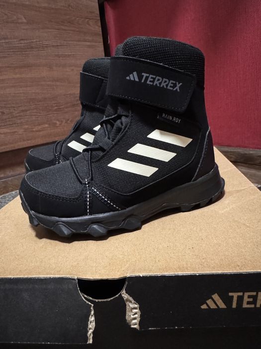 Дитячі зимові черевики adidas terrex 28 р на ногу 16,5/17 см
