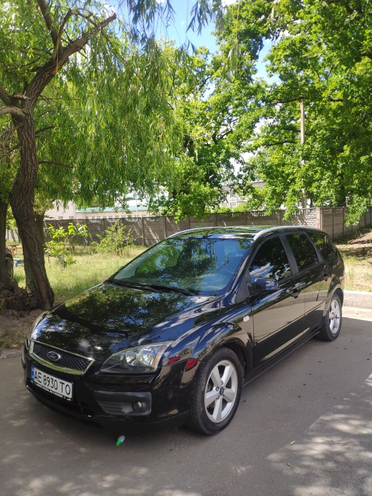 Продам Ford Focus 2 , универсал , мотор 1.8