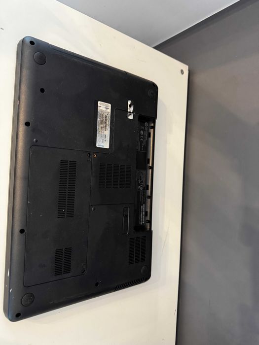 HP G62-b30SW – Laptop z duszą, SSD i i3 – gotowy do akcji! Bez baterii