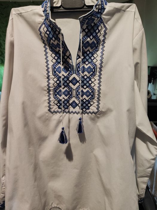 Вишиванка б/в . Стан майже ідеальний