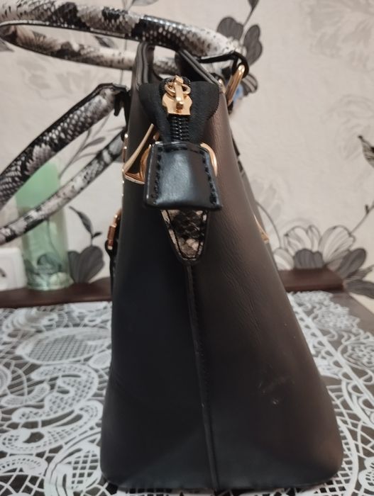 Женская сумка в отличном состоянии