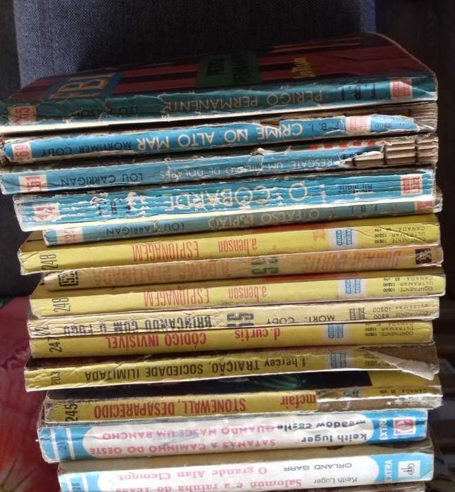 vários livros de bolso