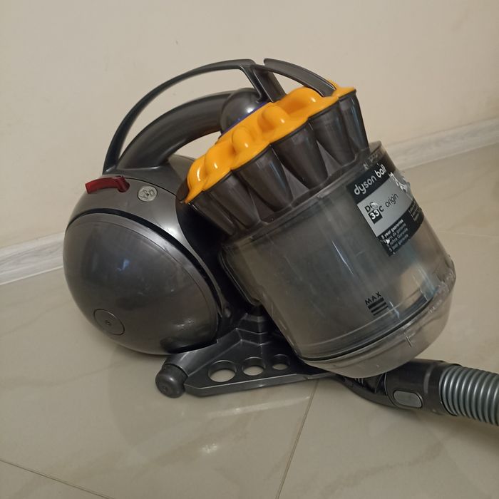 Продам Dyson DC 33 origin