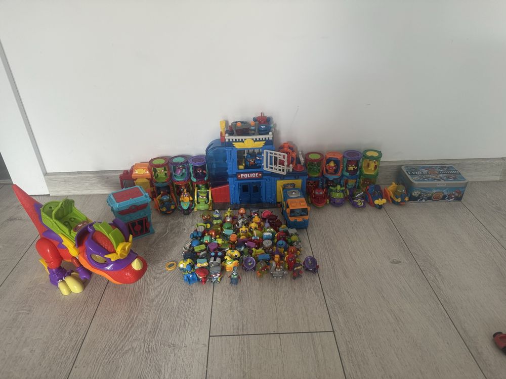 Super zings- komisariat, dinozaur, pojazdy