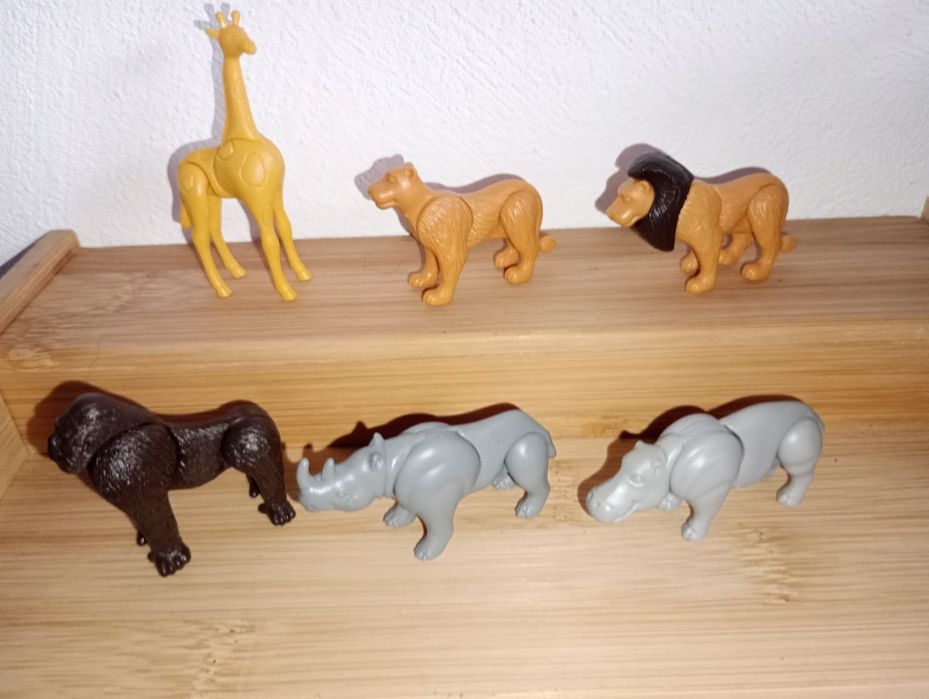 Figurki z kinder niespodzianki z serii zwierzęta afrykańskie