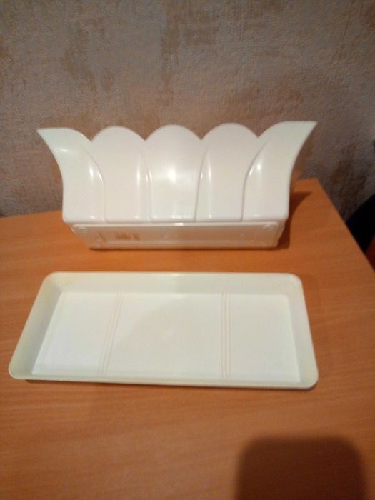 Продам ёмкость для цветов.