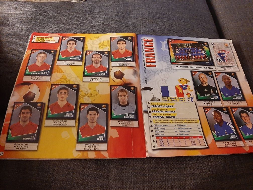 Caderneta de cromos Euro 2004 completa