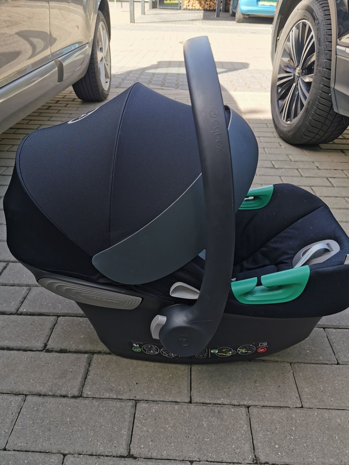 Fotelik Nosidełko Cybex Aton s2 i size moon black z bazą
