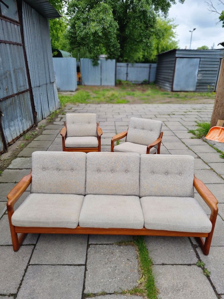 Sofa plus dwa fotele tekowe marki KOMFORT, Dania lata 70 ,mid-century
