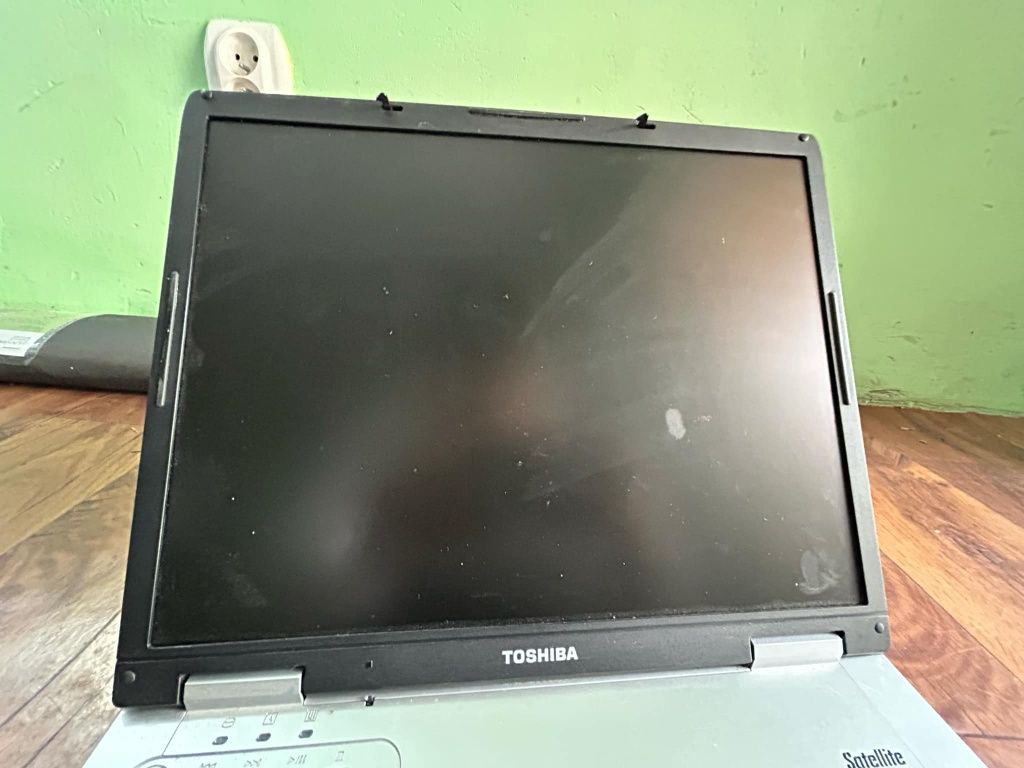 Laptop toshiba stan bardzo dobry