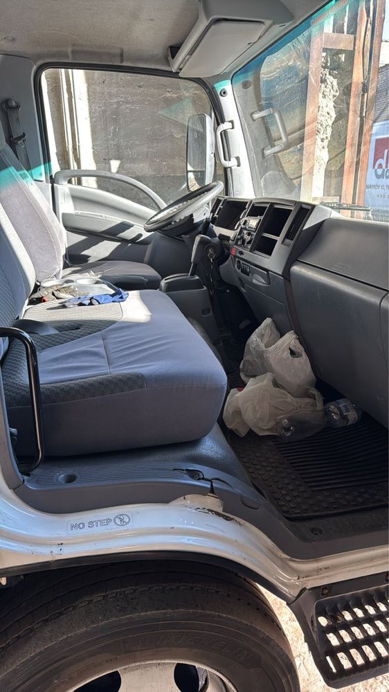 Isuzu NPR 75HD эвакуатор