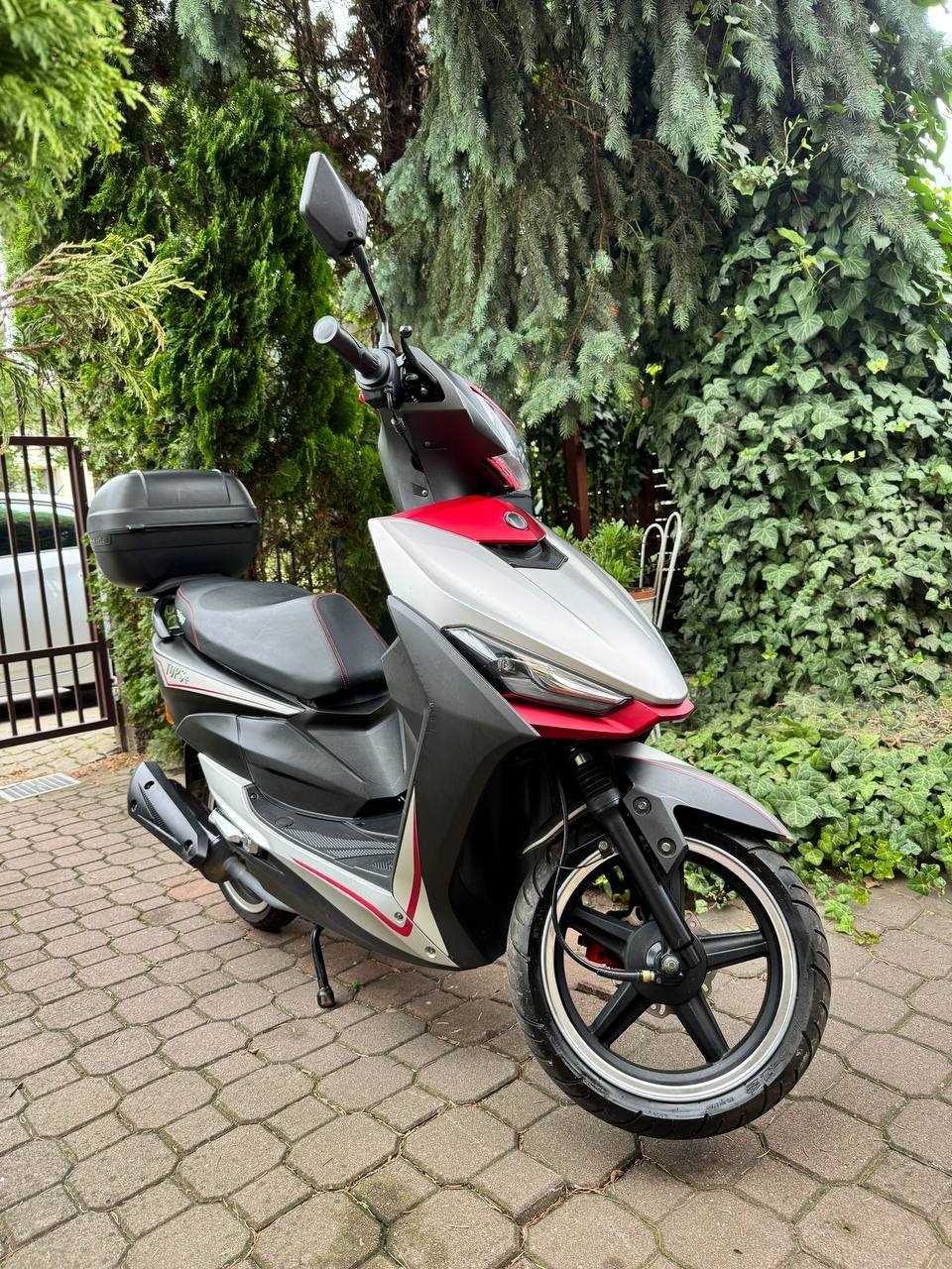 Skuter zipp 50 tops +