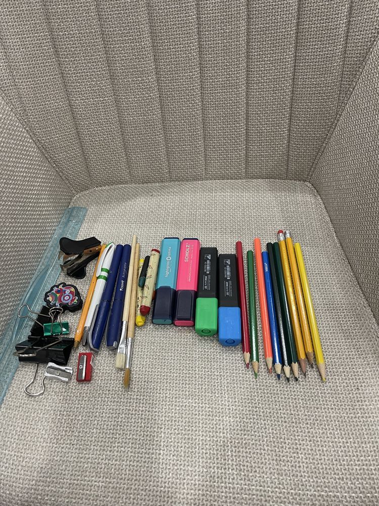 Набір канцтоварів, 30 одиниць, олівці, маркери, ручка