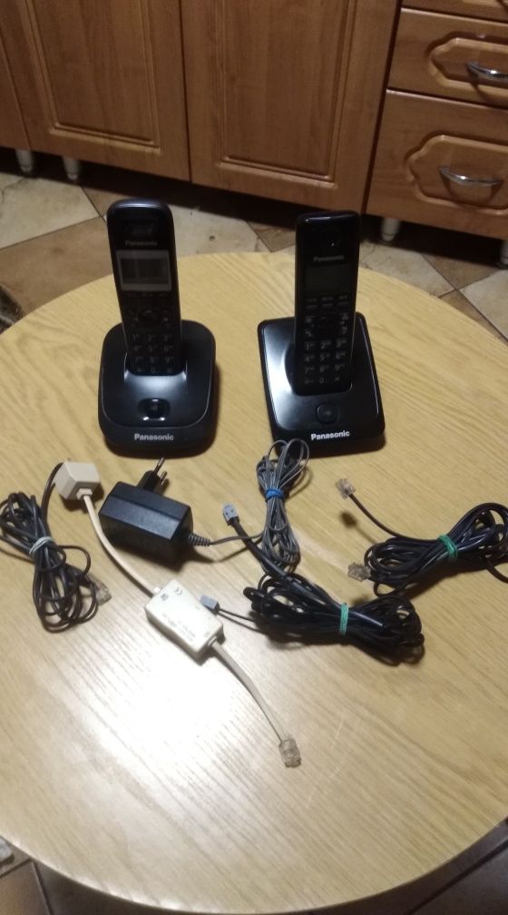 Telefon Panasonic stacjonarny KX-TG2511PD i KX TG2711PD ładowarki kabl