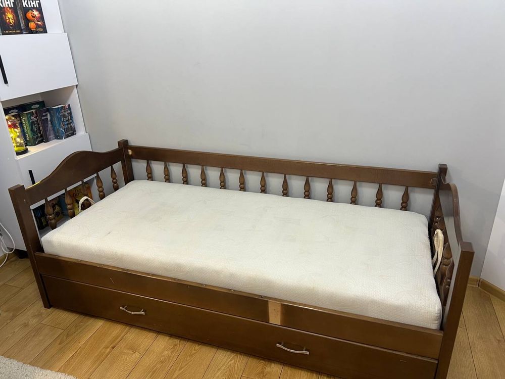 Ліжко односпальне