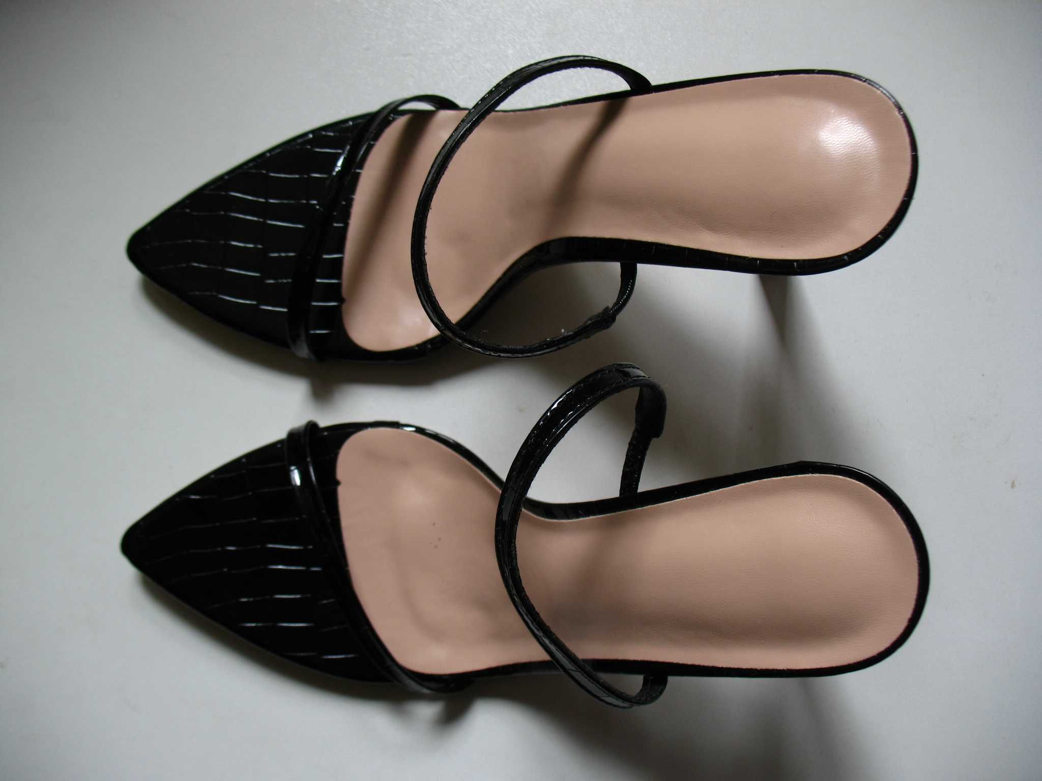 Nowe sandały na obcasie. Obcas: 9 cm. Rozmiar: 36