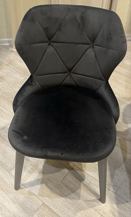 Продаю стікляний стіл та стільці стан - хороший